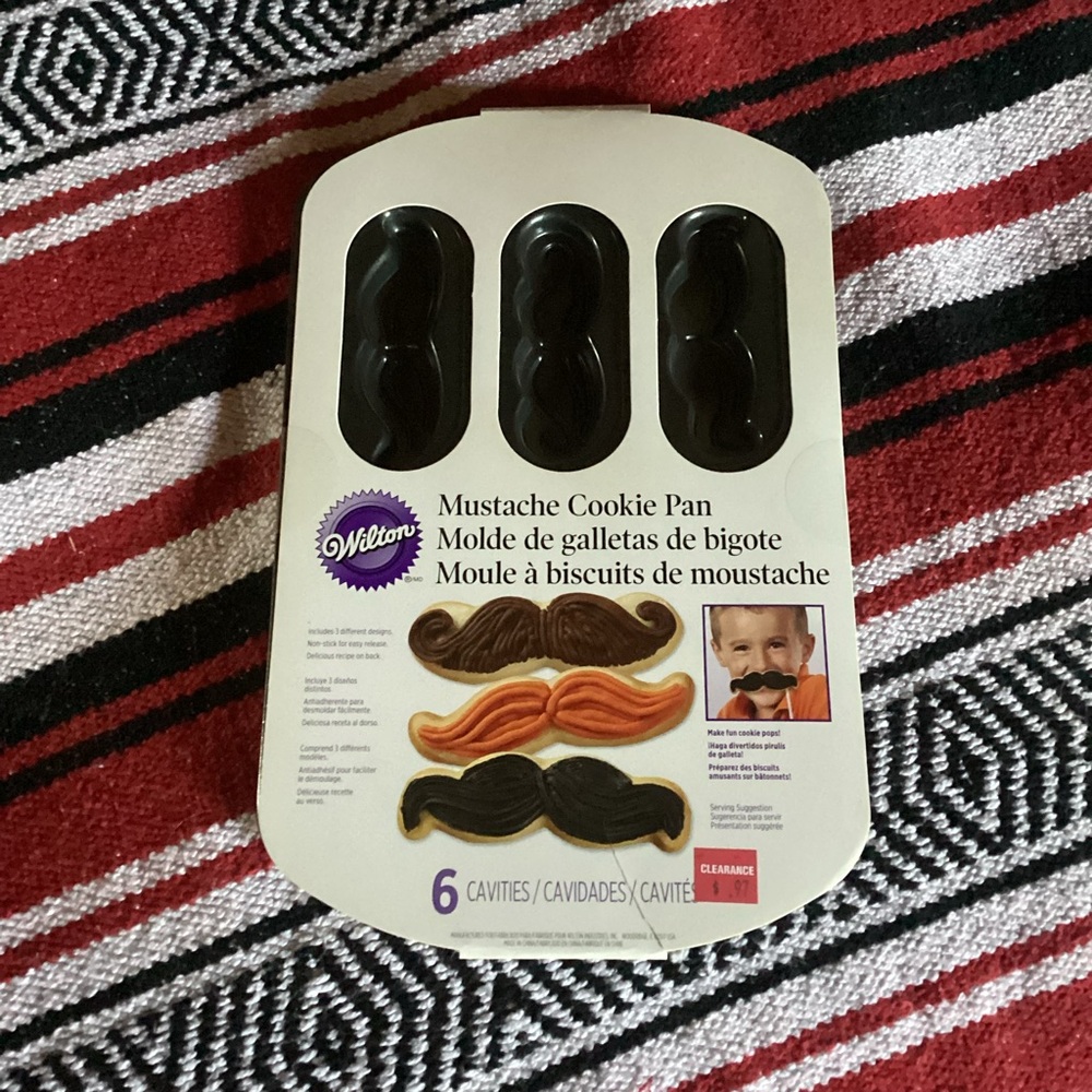 Wilton Mustache Cookie Pan- 6 cavities